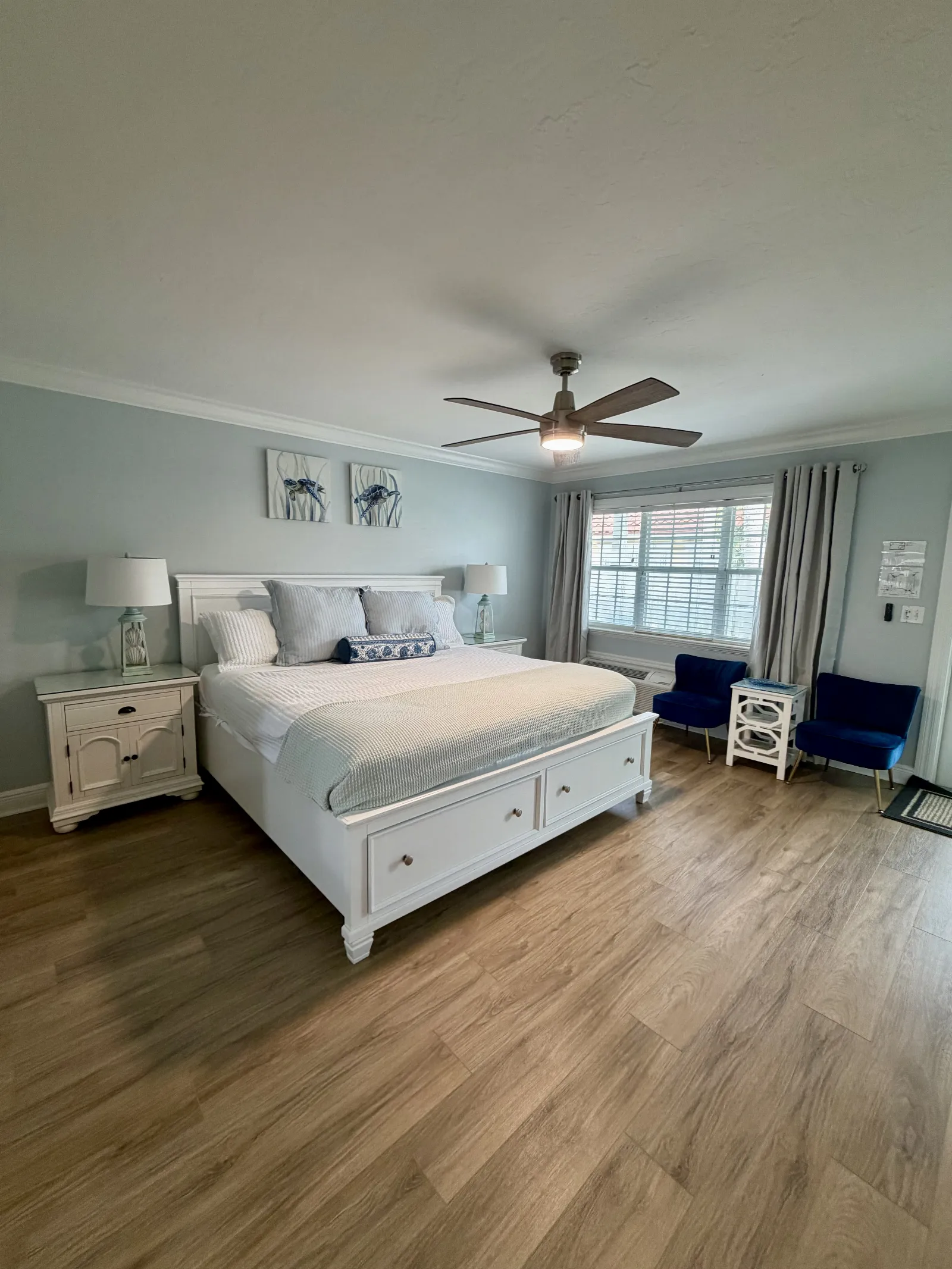 Unit 248B "The Seaside" view of the room and chairs